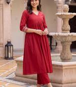 Women Ethnic Motifs Embroidered Empire Thread Work Liva Kurta with Trousers