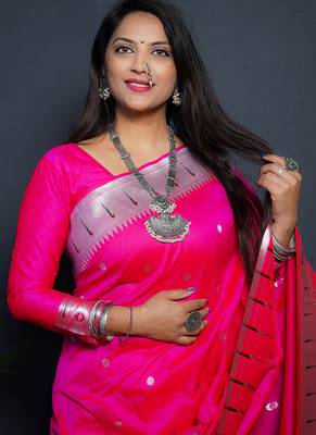 Rani pink paithani silk blend saree with silver zari border 4