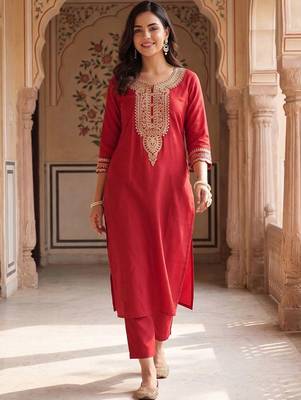 Women Embroidered Regular Thread Work Liva Kurta with Trousers 3