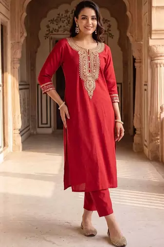 Women Embroidered Regular Thread Work Liva Kurta with Trousers