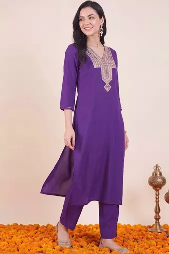 Women Ethnic Motifs Embroidered Regular Kurta with Trousers