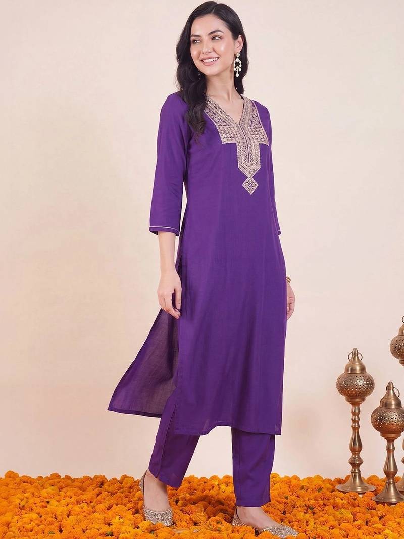 Women Ethnic Motifs Embroidered Regular Kurta with Trousers