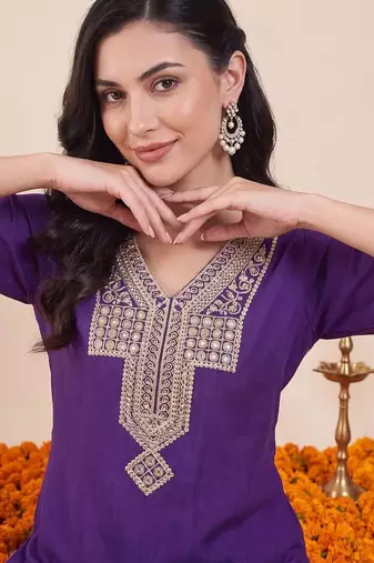 Women Ethnic Motifs Embroidered Regular Kurta with Trousers