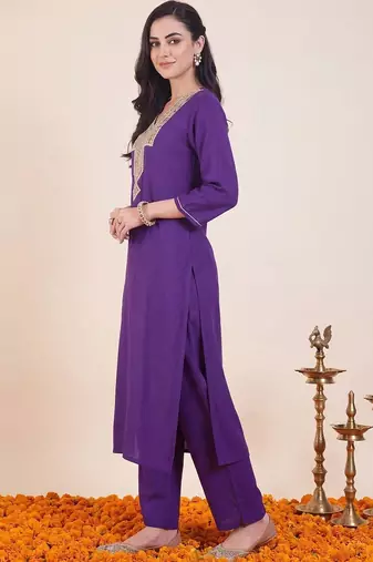 Women Ethnic Motifs Embroidered Regular Kurta with Trousers