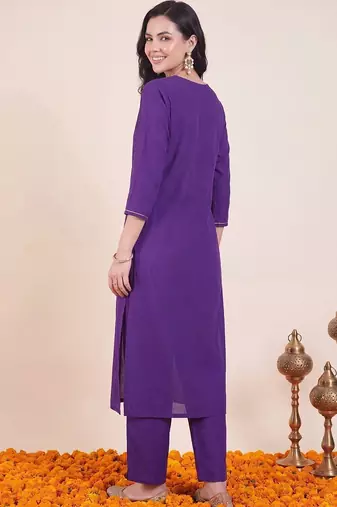 Women Ethnic Motifs Embroidered Regular Kurta with Trousers