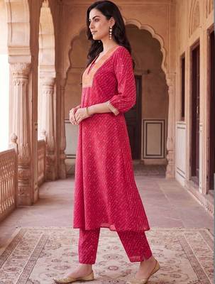 Women Ethnic Motifs Printed Regular Kurta with Trousers 2
