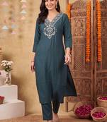 Women Ethnic Motifs Embroidered Regular Thread Work Kurta with Trousers
