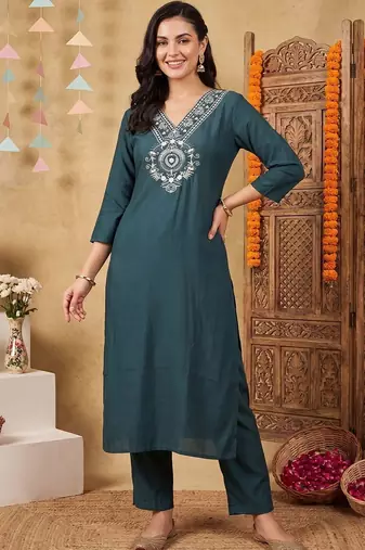 Women Ethnic Motifs Embroidered Regular Thread Work Kurta with Trousers