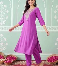 Women Ethnic Motifs Embroidered Regular Thread Work Kurta with Trousers