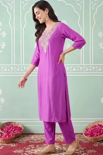 Women Ethnic Motifs Embroidered Regular Thread Work Kurta with Trousers