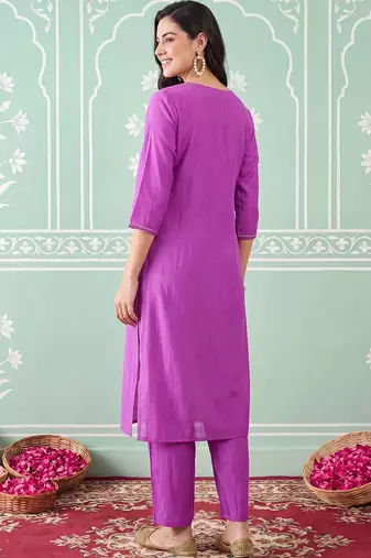 Women Ethnic Motifs Embroidered Regular Thread Work Kurta with Trousers