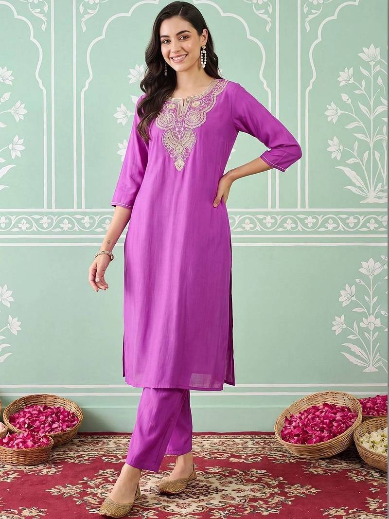 Women Ethnic Motifs Embroidered Regular Thread Work Kurta with Trousers