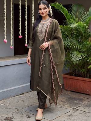 Women Ethnic Motifs Embroidered Regular Thread Work Liva Kurta with Trousers & With Dupatta 1