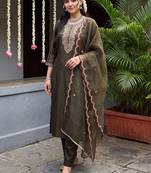Women Ethnic Motifs Embroidered Regular Thread Work Liva Kurta with Trousers & With Dupatta