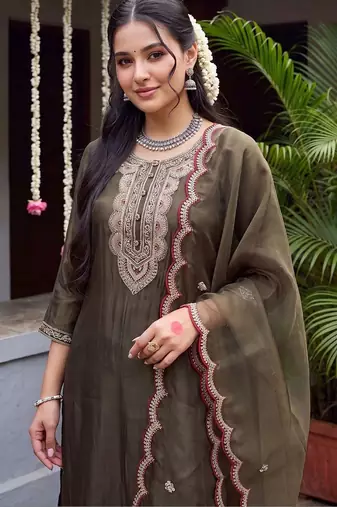 Women Ethnic Motifs Embroidered Regular Thread Work Liva Kurta with Trousers & With Dupatta