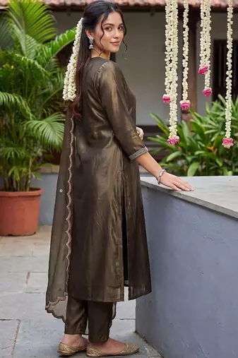 Women Ethnic Motifs Embroidered Regular Thread Work Liva Kurta with Trousers & With Dupatta