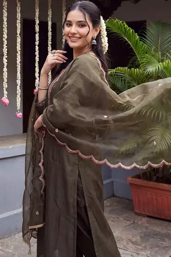 Women Ethnic Motifs Embroidered Regular Thread Work Liva Kurta with Trousers & With Dupatta