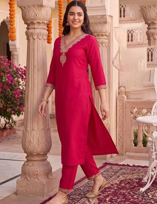 Women Ethnic Motifs Regular Liva Kurta with Trousers 1