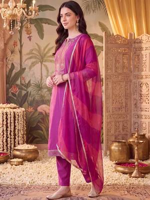 Women Ethnic Motifs Embroidered Regular Thread Work Kurta with Trousers & With Dupatta 3