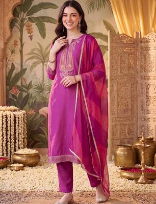 Women Ethnic Motifs Embroidered Regular Thread Work Kurta with Trousers & With Dupatta 6