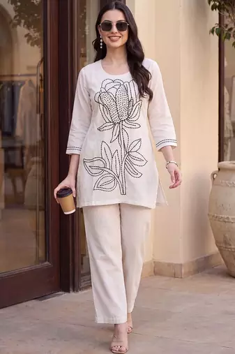 Women Floral Embroidered Regular Thread Work Pure Cotton Kurti with Trousers