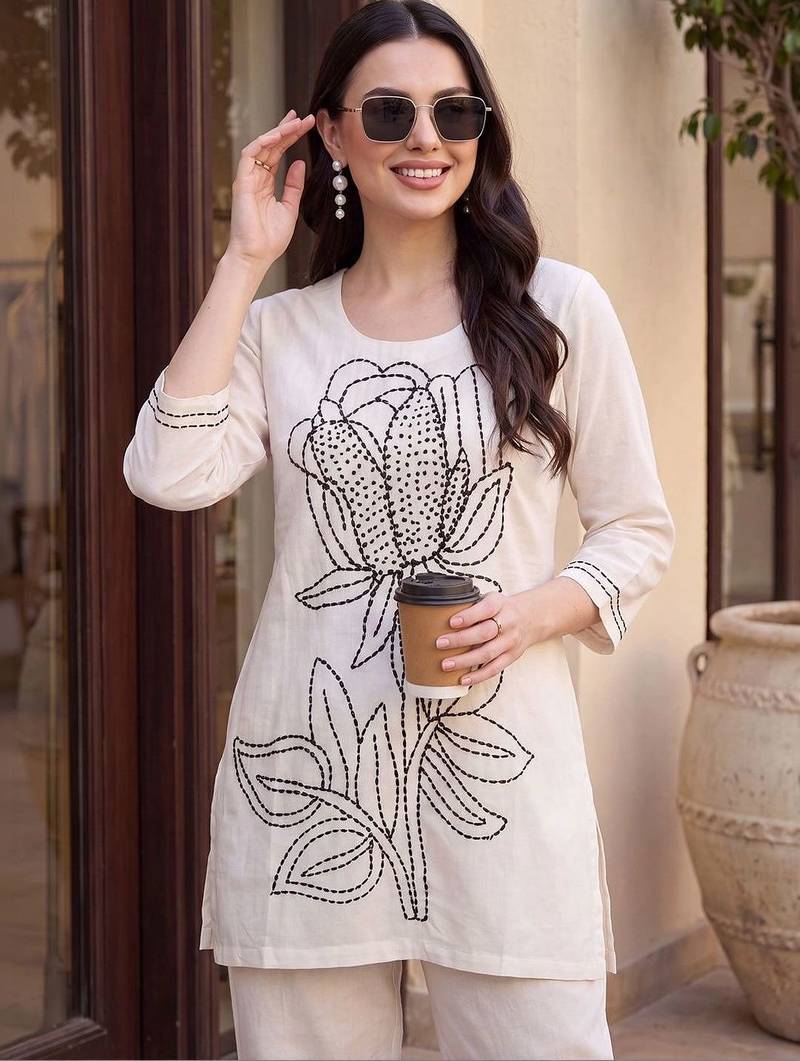Women Floral Embroidered Regular Thread Work Pure Cotton Kurti with Trousers