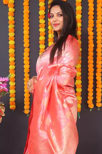 Pink silk blend banarasi saree with zari weaving