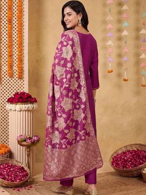 Women Regular Kurta with Trousers & With Dupatta 4