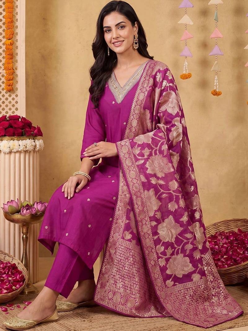 Women Regular Kurta with Trousers & With Dupatta