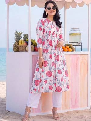 Women Floral Printed Regular Pure Cotton Kurta with Trousers 1