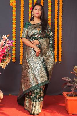 Dark green silk blend banarasi saree with zari weaving 2