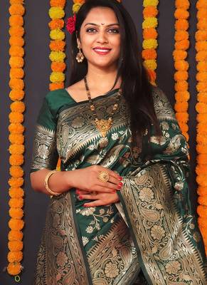 Dark green silk blend banarasi saree with zari weaving 4