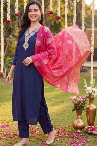 Women Ethnic Motifs Embroidered Regular Thread Work Kurta with Trousers & With Dupatta
