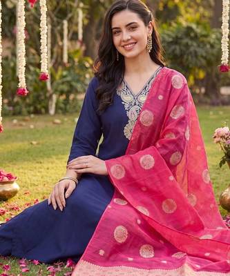 Women Ethnic Motifs Embroidered Regular Thread Work Kurta with Trousers & With Dupatta 5