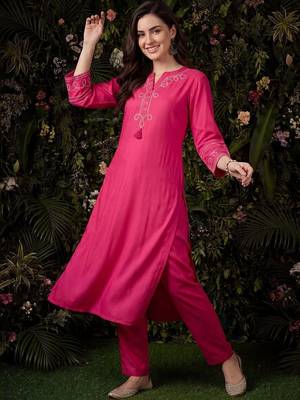 Women Ethnic Motifs Embroidered Regular Thread Work Kurta with Trousers 1