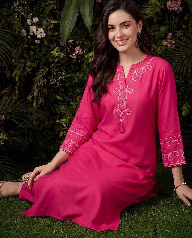 Women Ethnic Motifs Embroidered Regular Thread Work Kurta with Trousers