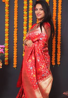 Red banarasi silk blend saree with floral jaal & zari border 2