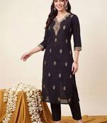 Women Ethnic Motifs Embroidered Regular Thread Work Kurta with Trousers