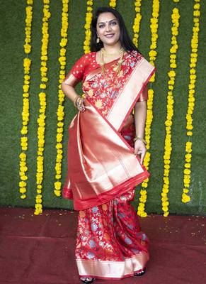 Red silk blend banarasi zari woven saree with blouse 2