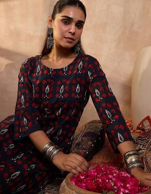 Women Ethnic Motifs Printed Regular Pure Cotton Kurta with Trousers 6