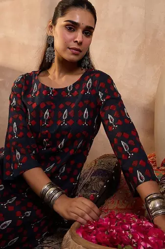 Women Ethnic Motifs Printed Regular Pure Cotton Kurta with Trousers