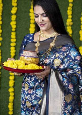 Navy blue silk blend banarasi zari woven saree with blouse 3