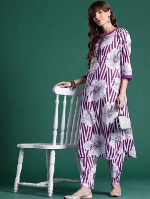 Women Floral Printed Regular Pure Cotton Kurta with Trousers 3