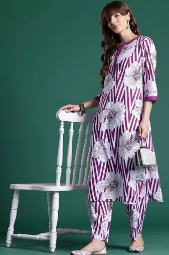 Women Floral Printed Regular Pure Cotton Kurta with Trousers
