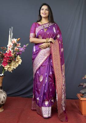 Dark magenta banarasi silk blend saree with zari weaving 1