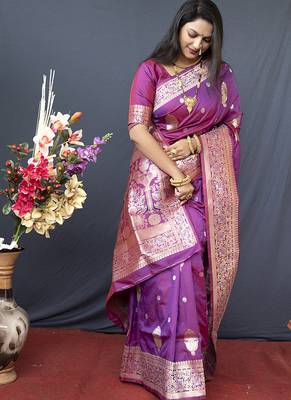 Dark magenta banarasi silk blend saree with zari weaving 3