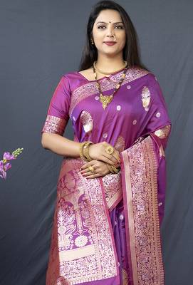 Dark magenta banarasi silk blend saree with zari weaving 4