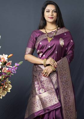 Wine banarasi silk blend saree with zari weaving 3