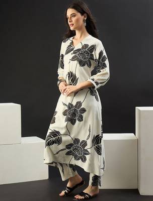 Women Floral Printed Regular Kurta with Trousers 3