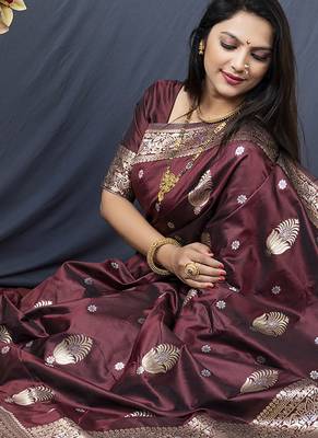 Maroon banarasi silk blend saree with zari weaving 4